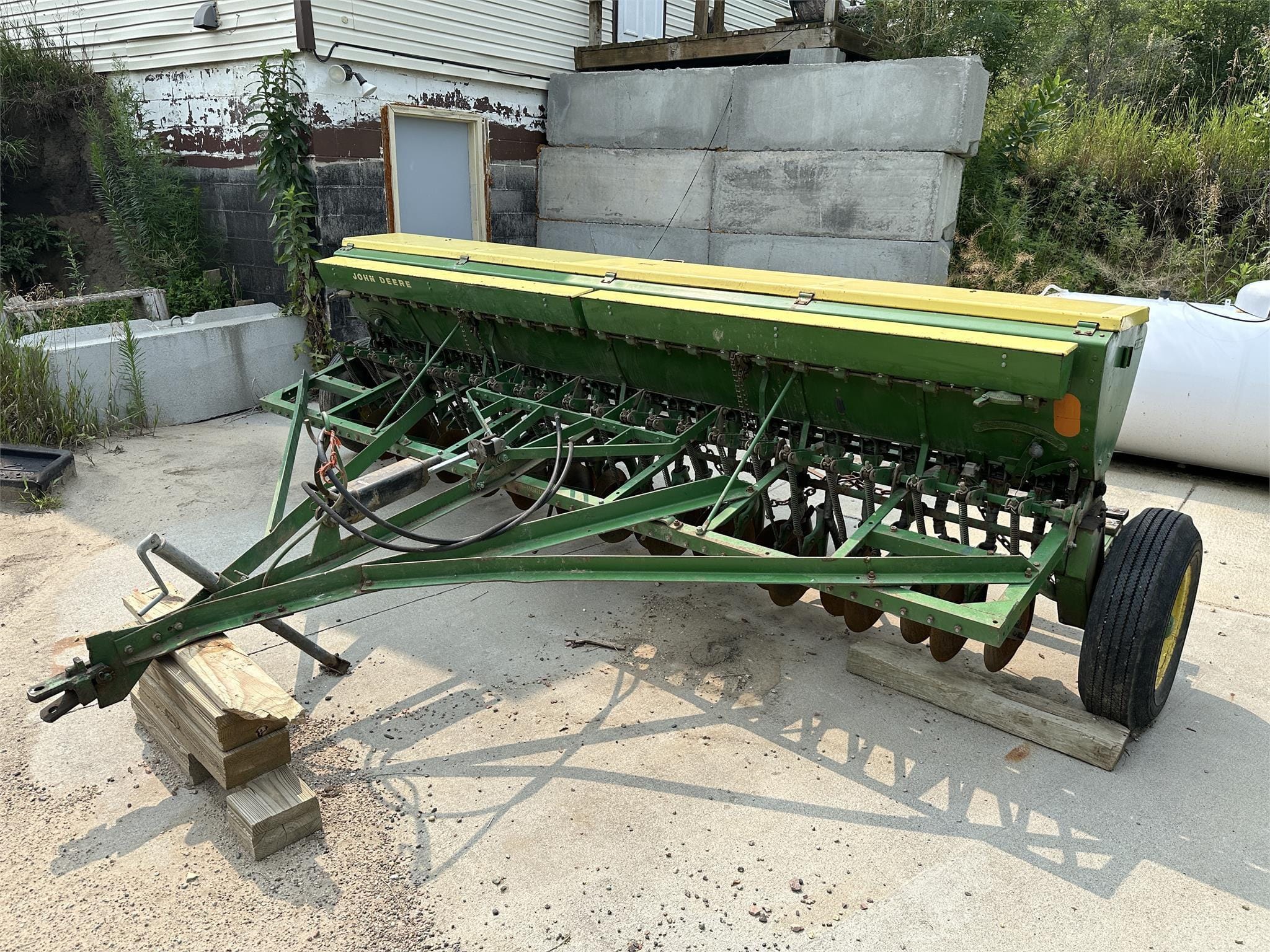 Main image John Deere E000B