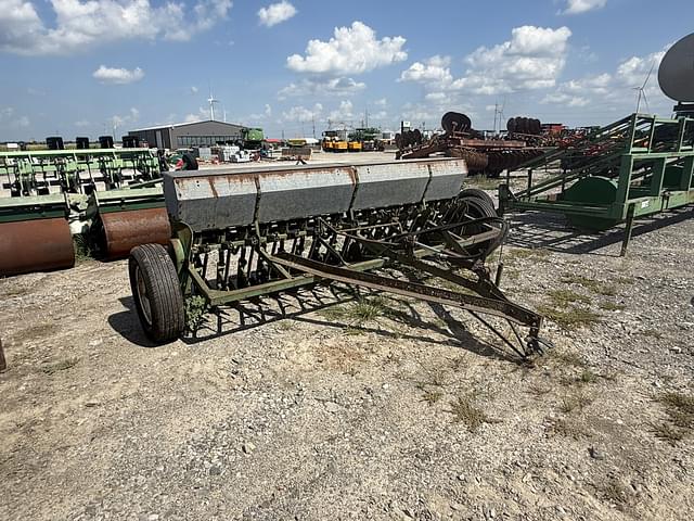 Image of John Deere E000B equipment image 2
