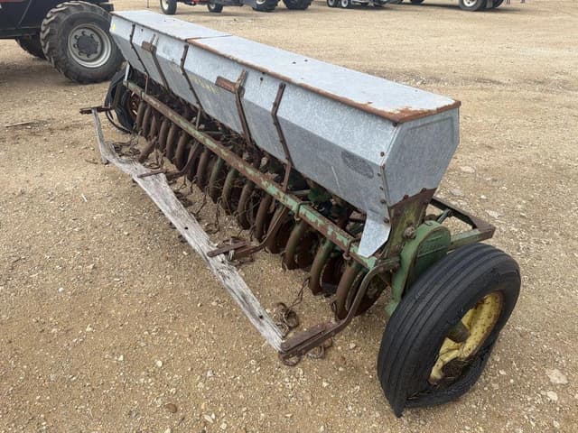 Image of John Deere E000B equipment image 3