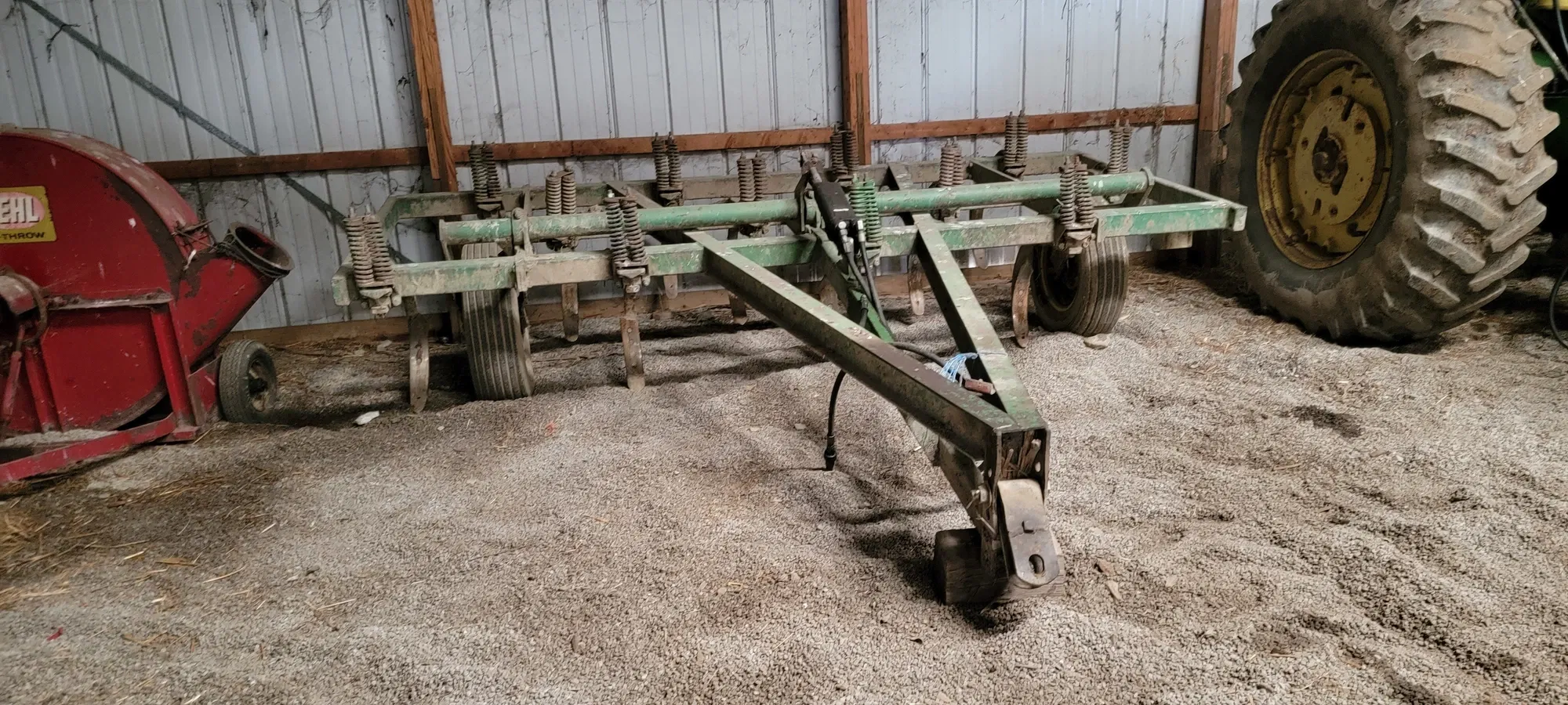 John Deere E0100 Equipment Image0