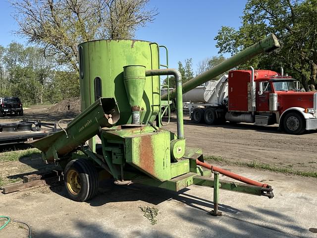 Image of John Deere 400 equipment image 1