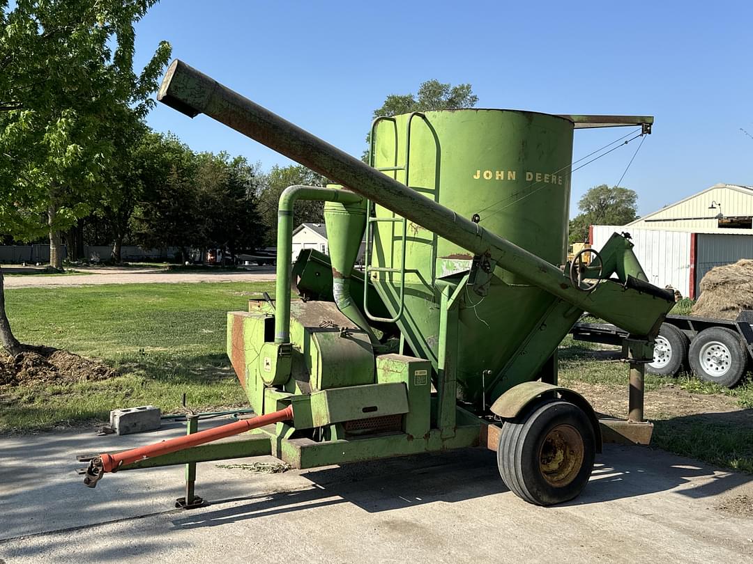 Image of John Deere 400 Primary image