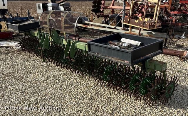 Image of John Deere E0400 equipment image 4