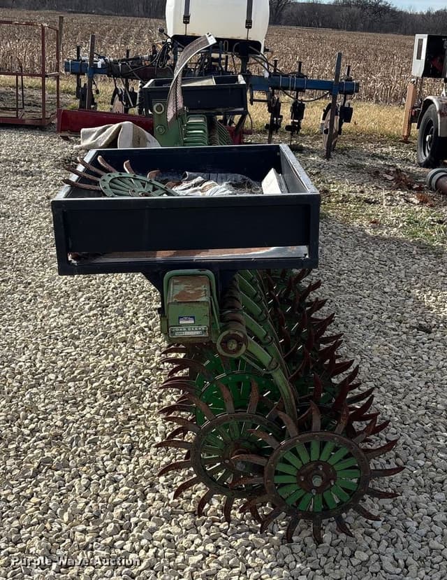 Image of John Deere E0400 equipment image 3