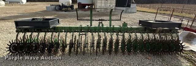 Image of John Deere E0400 equipment image 1