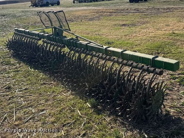 Image of John Deere E0400 equipment image 4