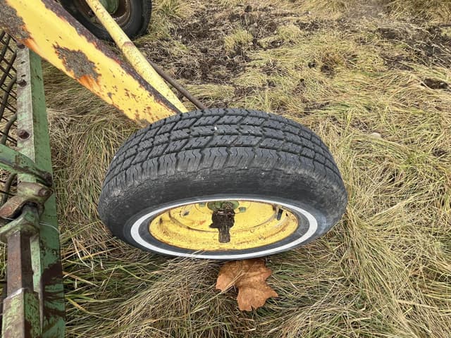 Image of John Deere E0640 equipment image 2