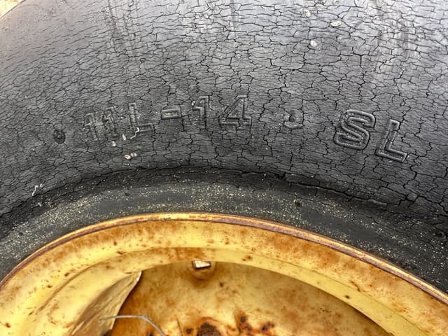 Image of John Deere E0900 equipment image 4