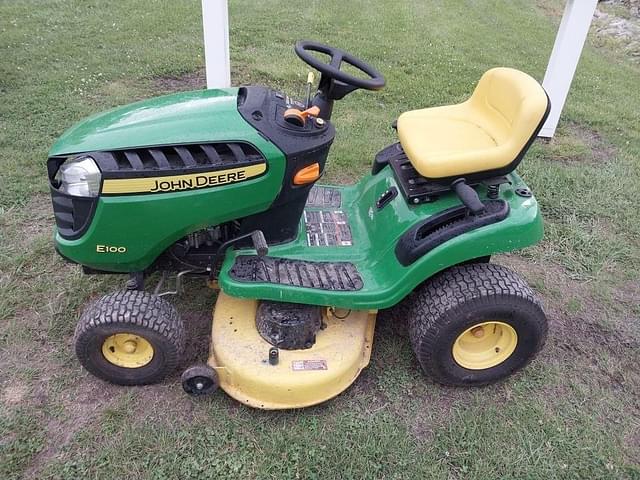 Image of John Deere E100 equipment image 4