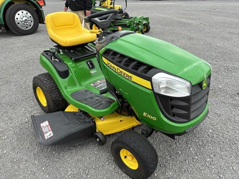 John Deere E100 Equipment Image0