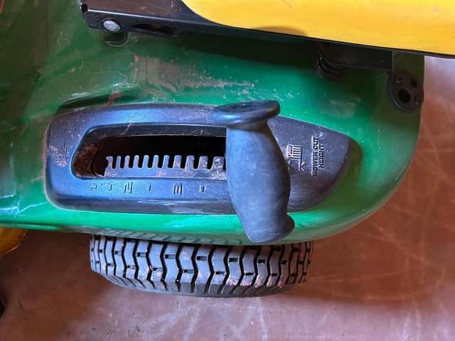 Image of John Deere E100 equipment image 4