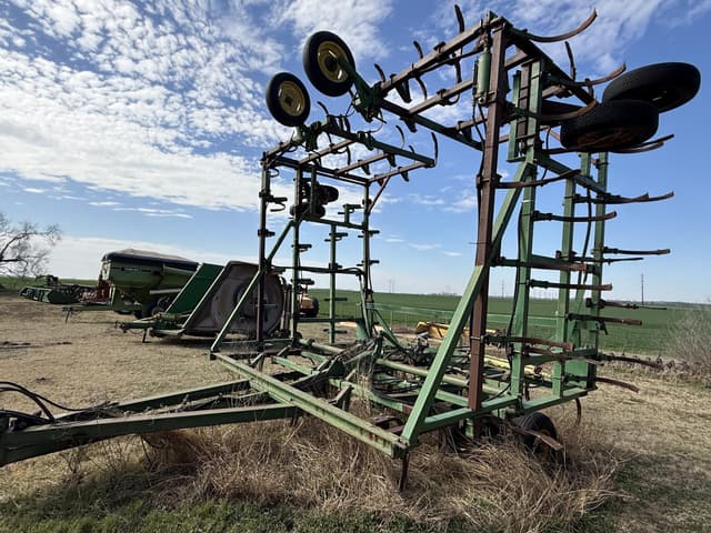 Image of John Deere E1000 equipment image 3