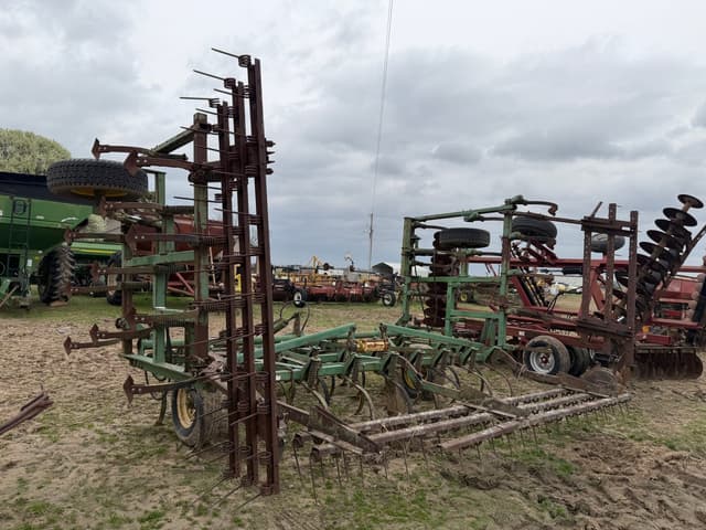 Image of John Deere E1000 equipment image 3