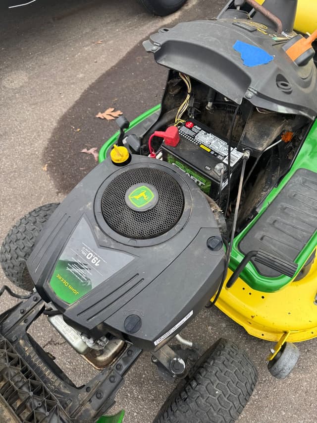 Image of John Deere E110 equipment image 4