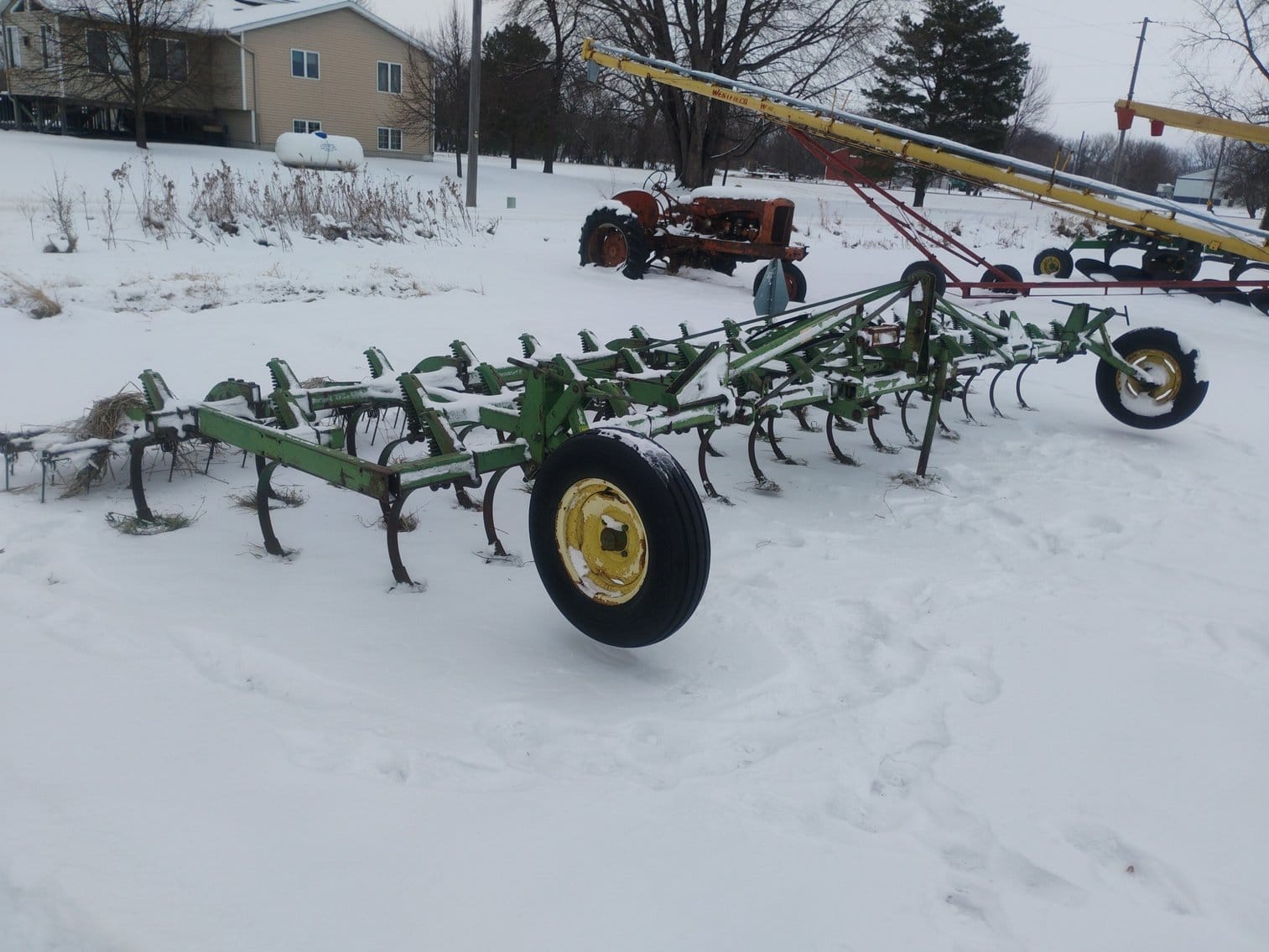 John Deere E1100 Equipment Image0