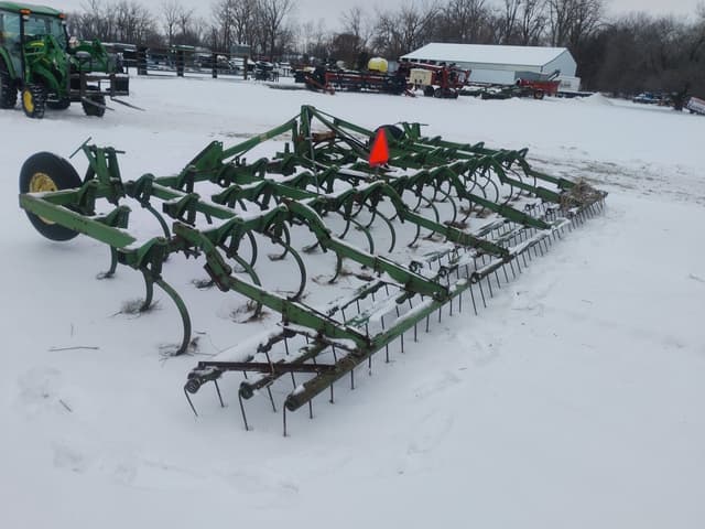 Image of John Deere E1100 equipment image 4