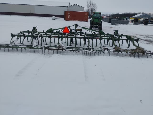 Image of John Deere E1100 equipment image 3