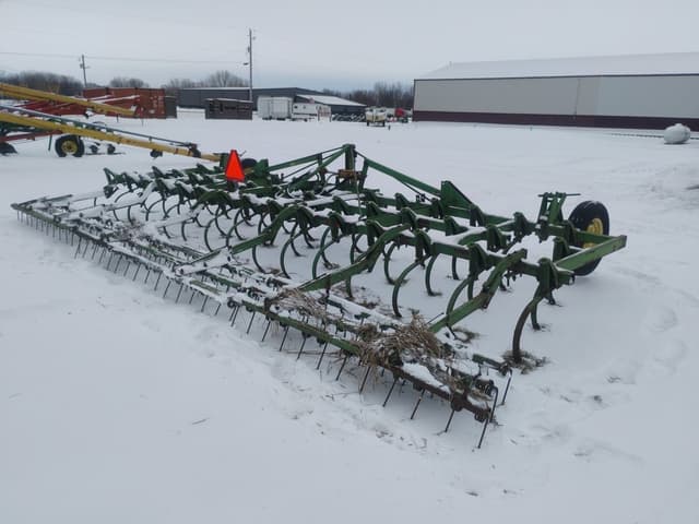 Image of John Deere E1100 equipment image 2