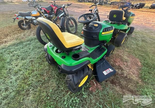 Image of John Deere E130 equipment image 1