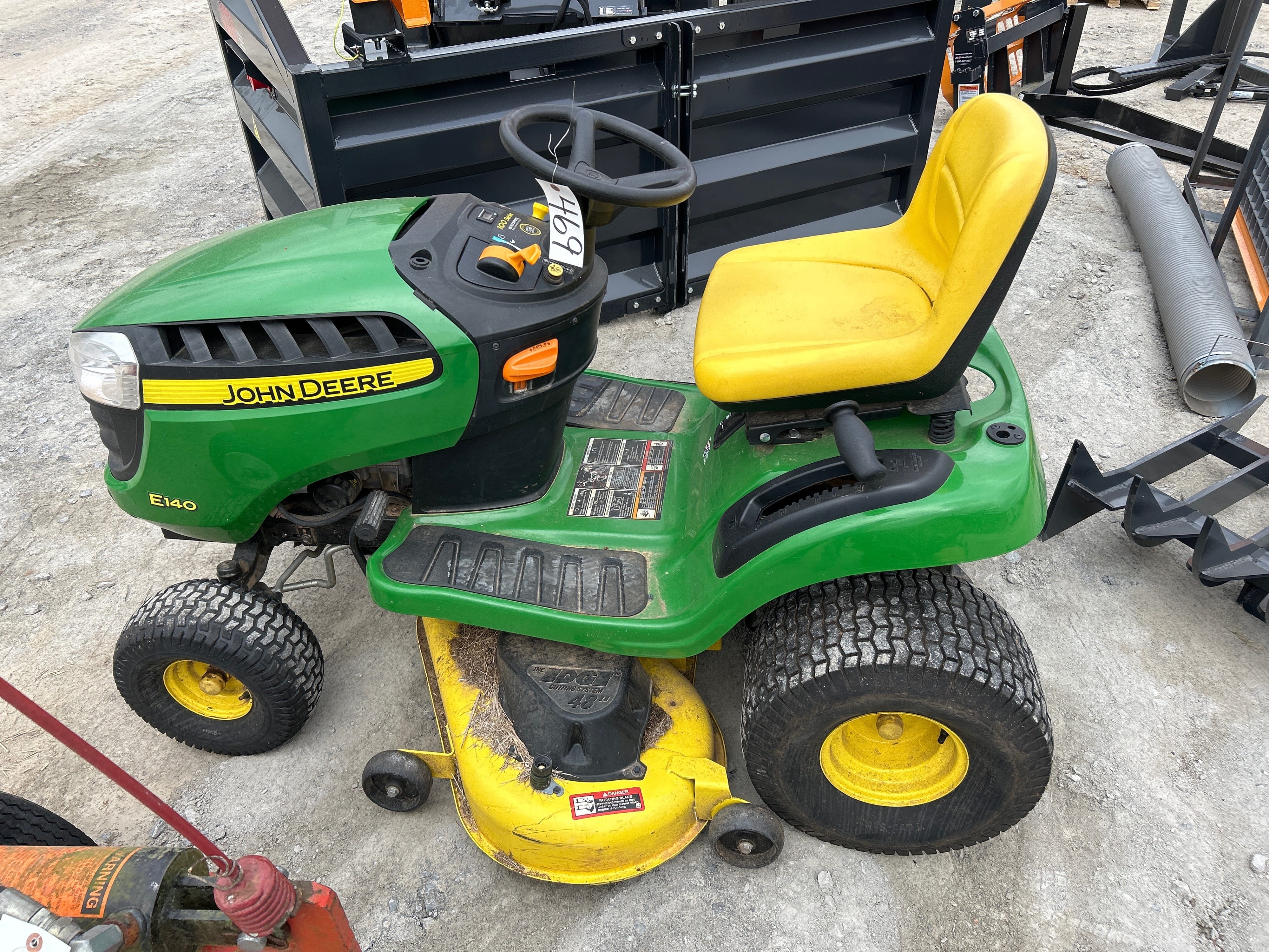 Main image John Deere E140