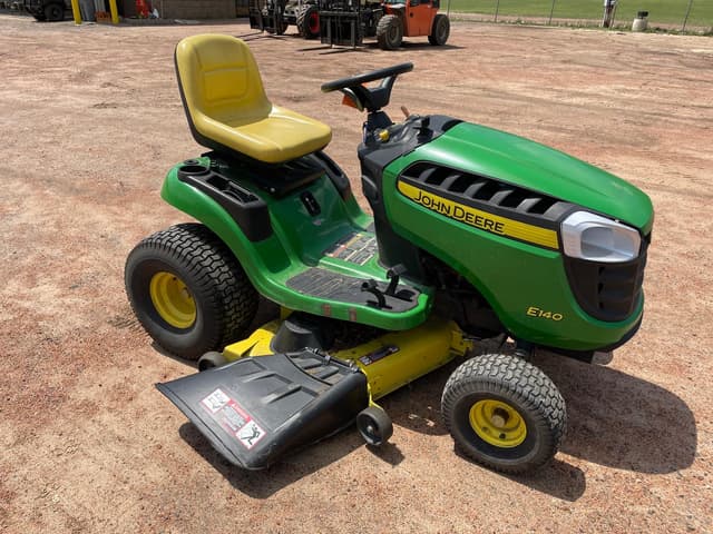 Image of John Deere E140 equipment image 2