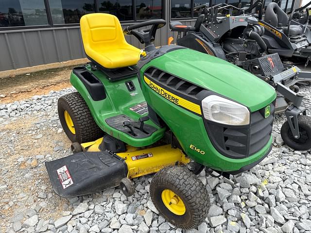 Image of John Deere E140 equipment image 2
