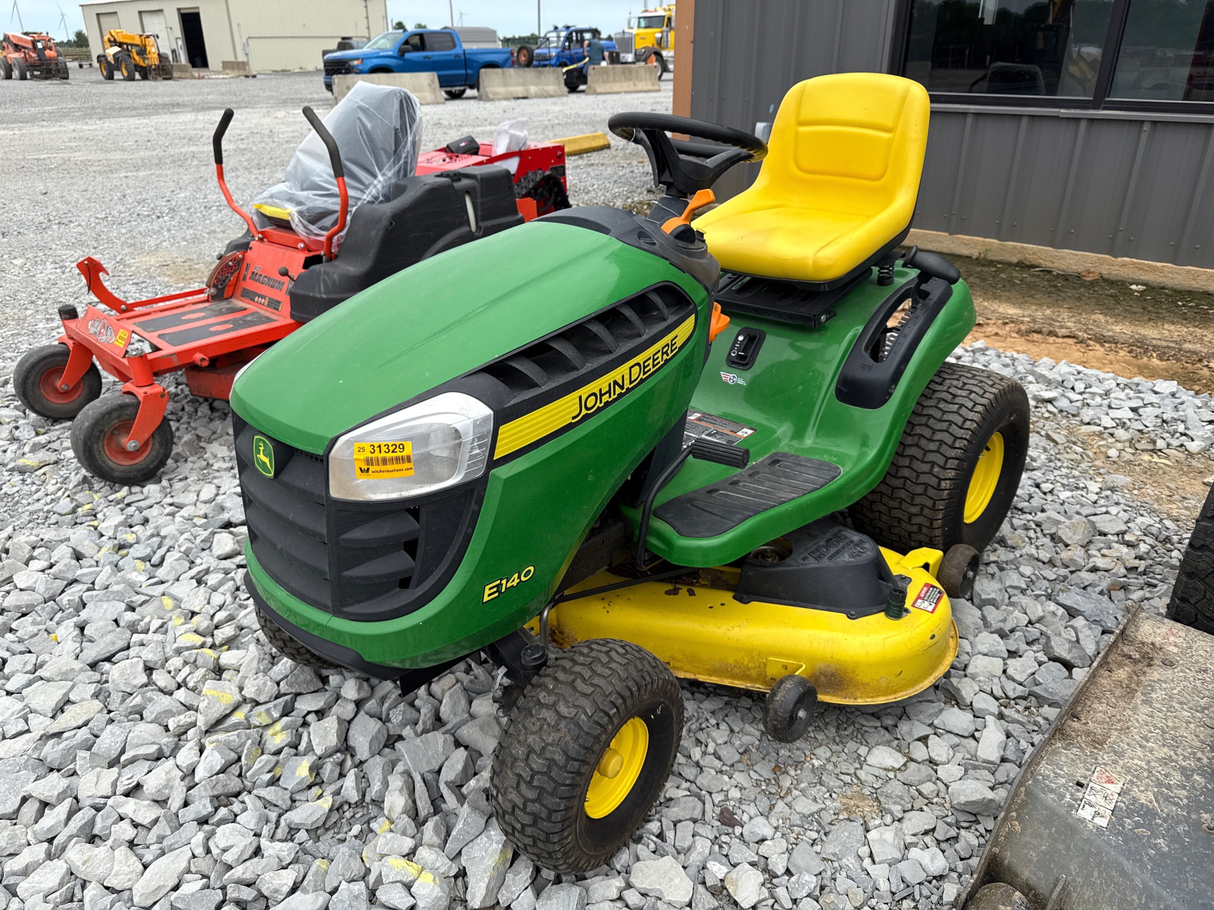 Main image John Deere E140