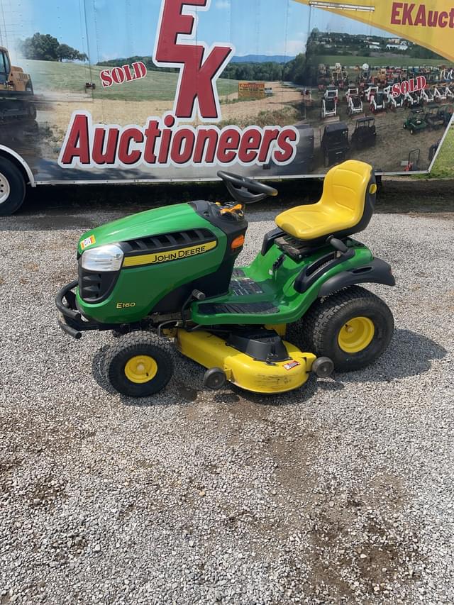 Image of John Deere E160 equipment image 1