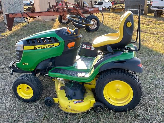 Image of John Deere E170 equipment image 3