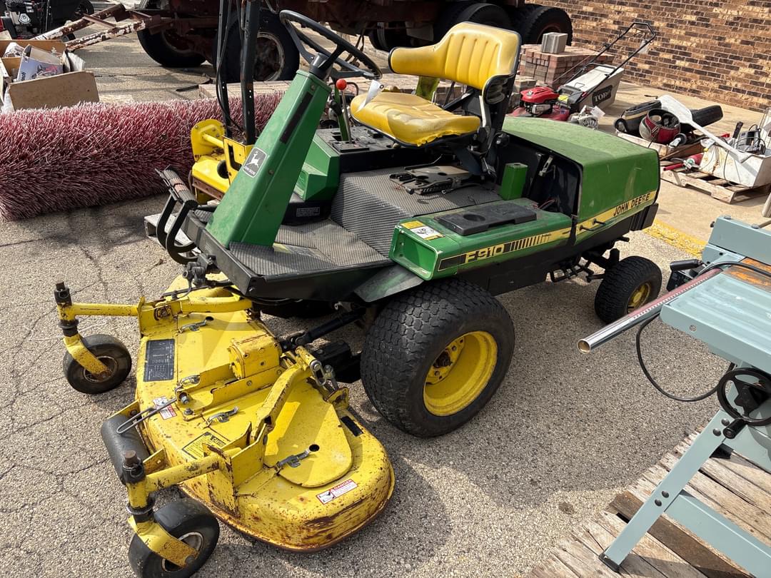 Image of John Deere F910 Primary image