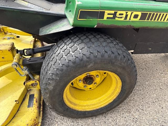 Image of John Deere F910 equipment image 3