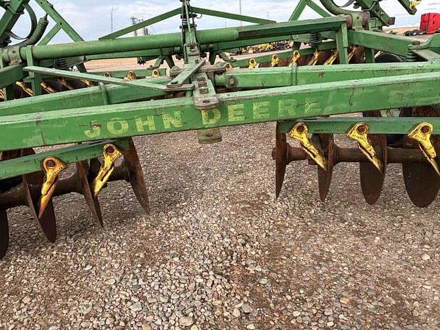 Image of John Deere EH1B2 equipment image 4