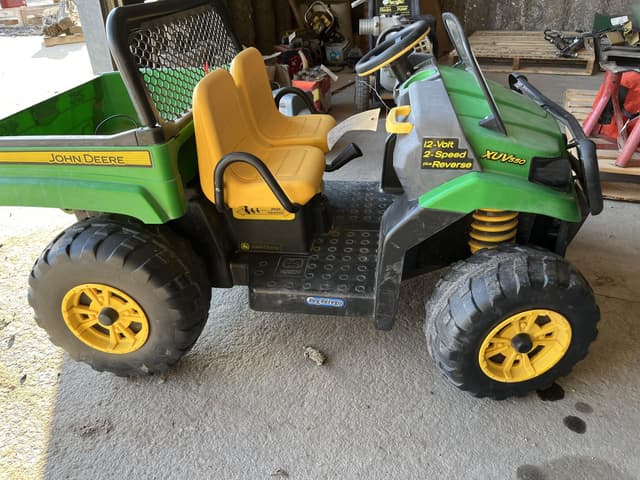 Image of John Deere XUV 550 equipment image 3