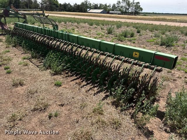 Image of John Deere E0400 equipment image 4