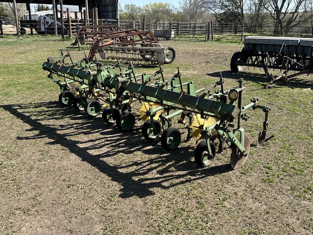 Image of John Deere ER002 Primary image