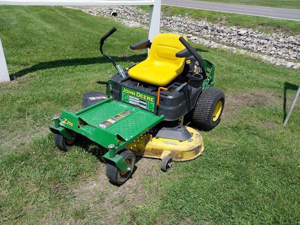 Image of John Deere EZtrak Primary image