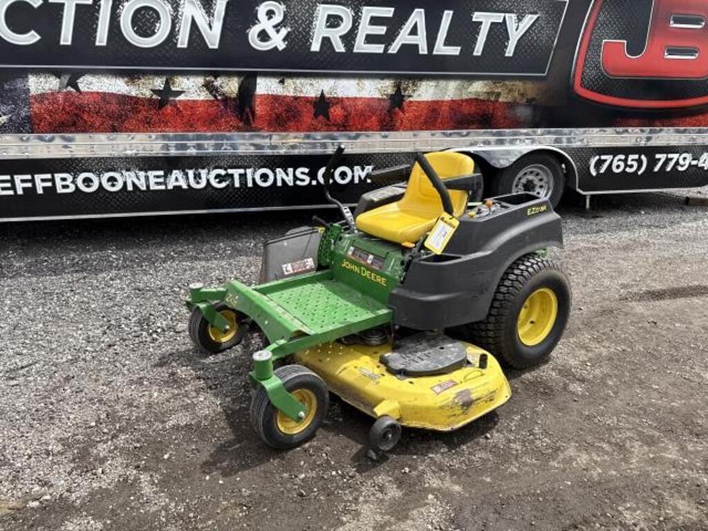 Image of John Deere Z425 Primary image