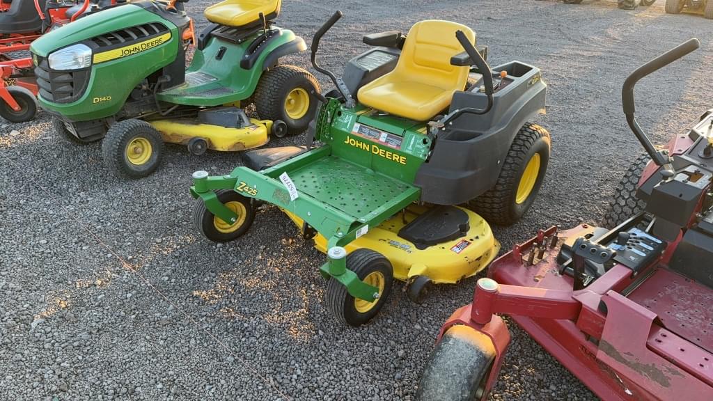 Image of John Deere Z425 Primary image