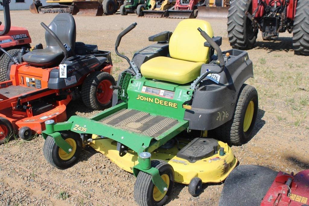 John Deere Z435 Equipment Image0