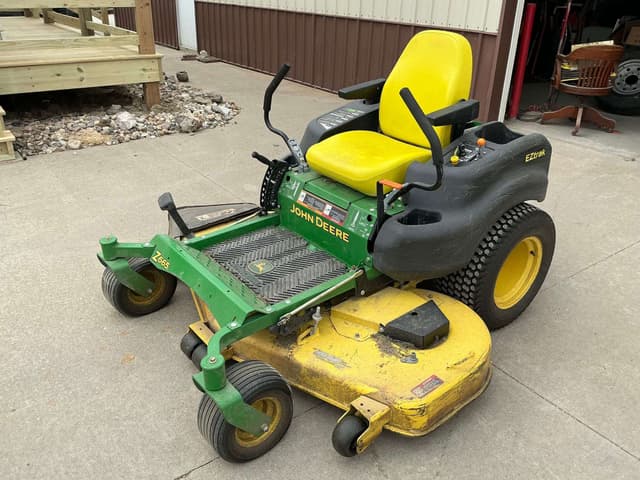 Image of John Deere Z665 equipment image 1