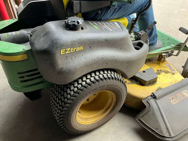 Image of John Deere Z665 equipment image 4