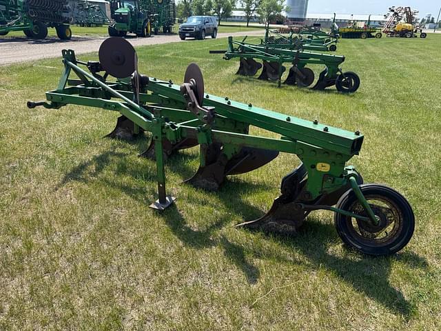 Image of John Deere F125 equipment image 1