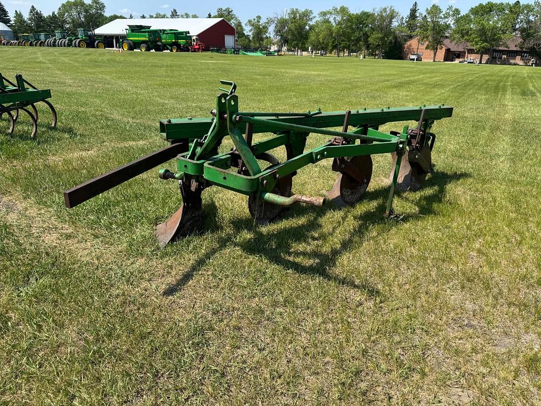 Image of John Deere F125 Image 1