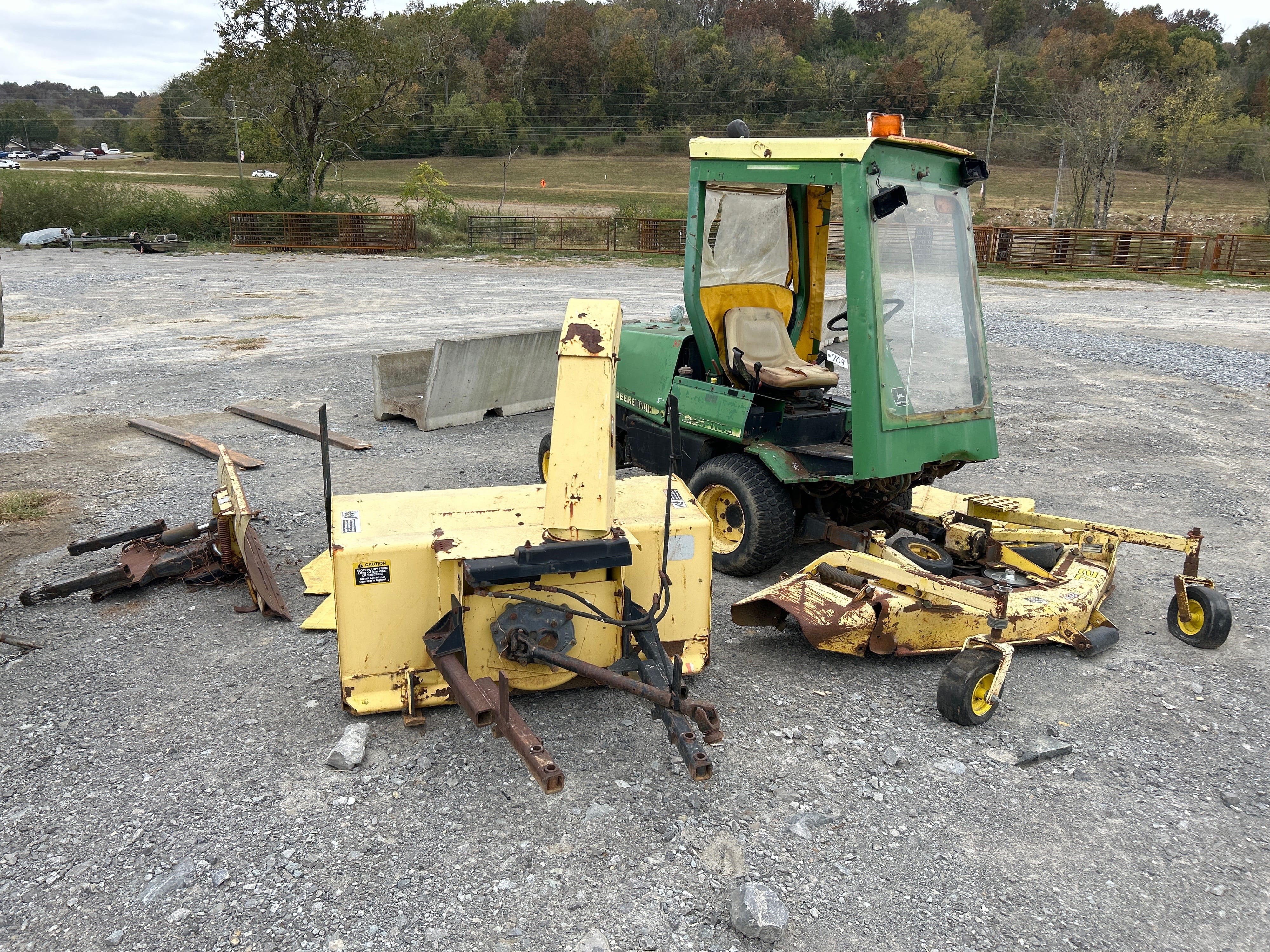 Main image John Deere F1145