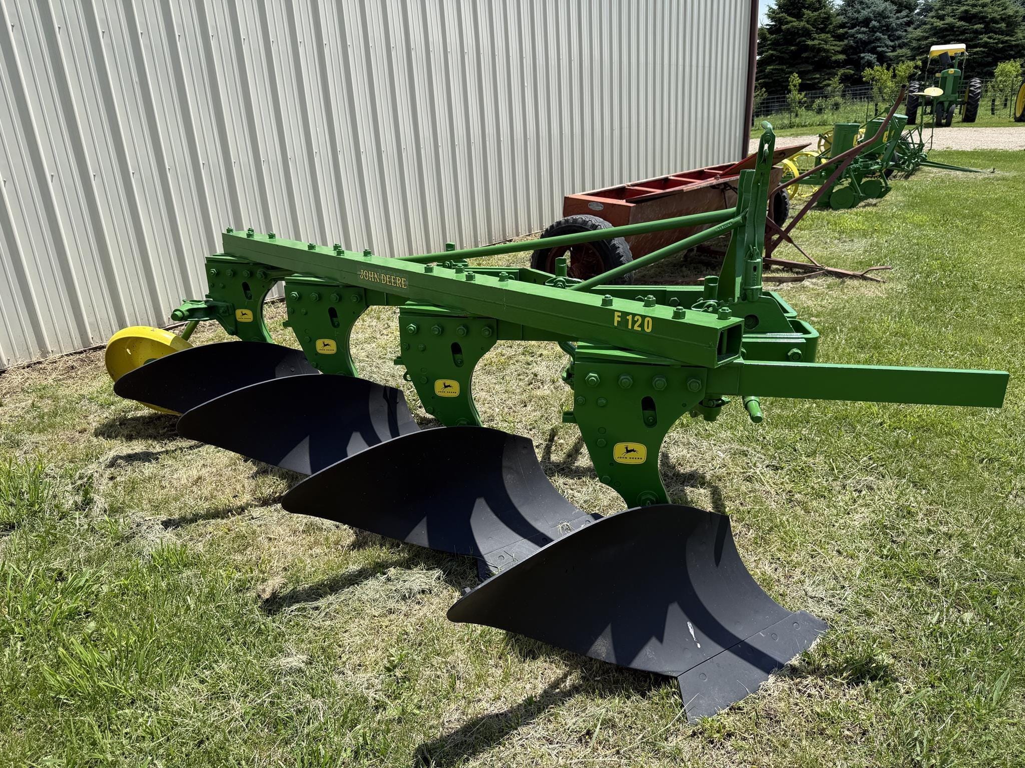 John Deere F120 Equipment Image0