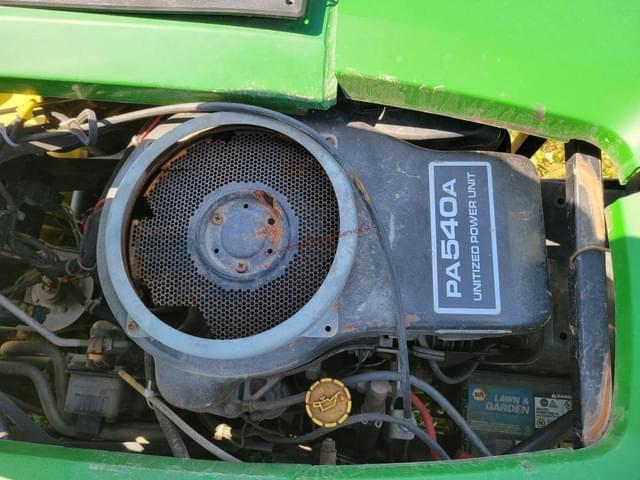 Image of John Deere F525 equipment image 4
