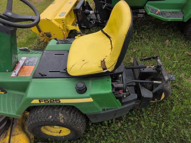 Image of John Deere F525 equipment image 4
