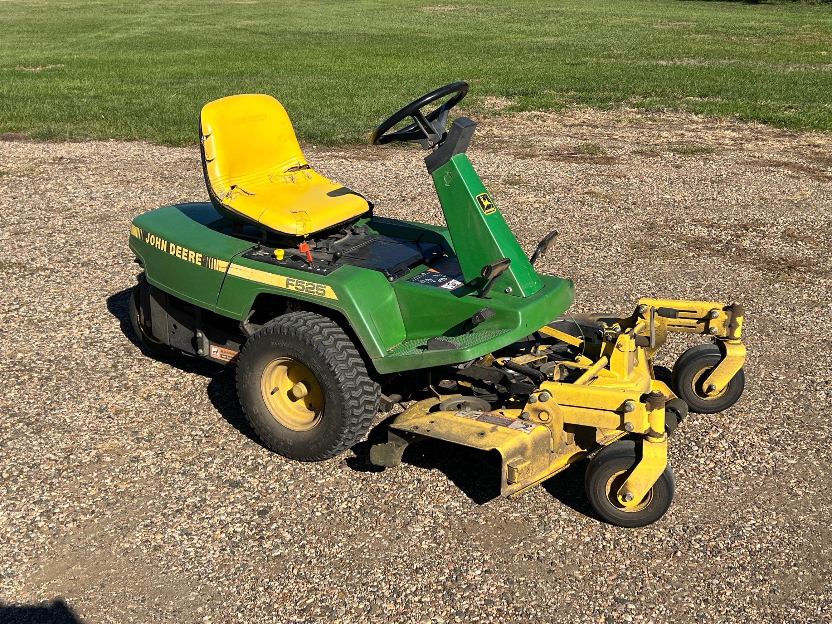 Main image John Deere F525