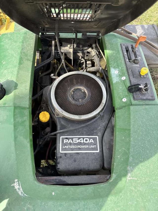 Image of John Deere F525 equipment image 4