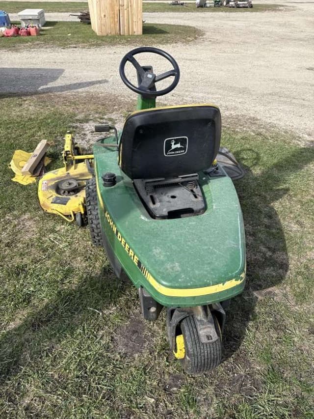 Image of John Deere F525 equipment image 3